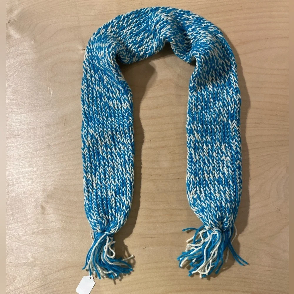 Blue and White Knit Scarf (OT)